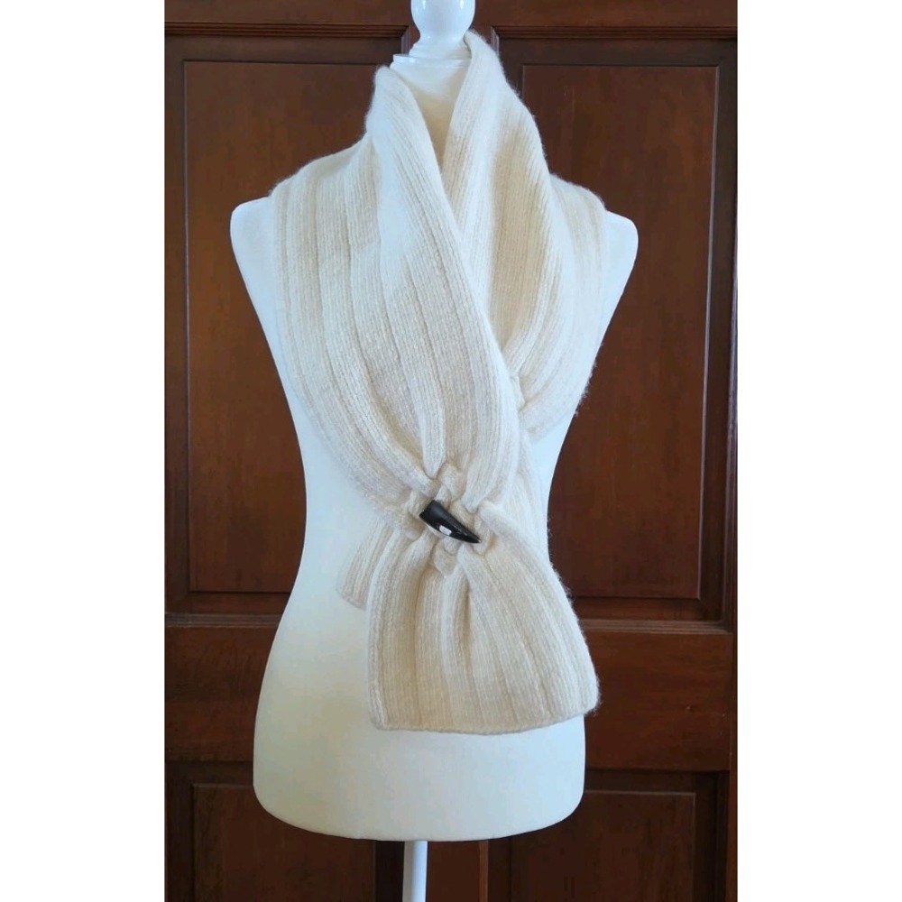 VTG Burberry London Womens Keyhole Scarf Ivory Quiet Luxury Vanilla Girl Toggle